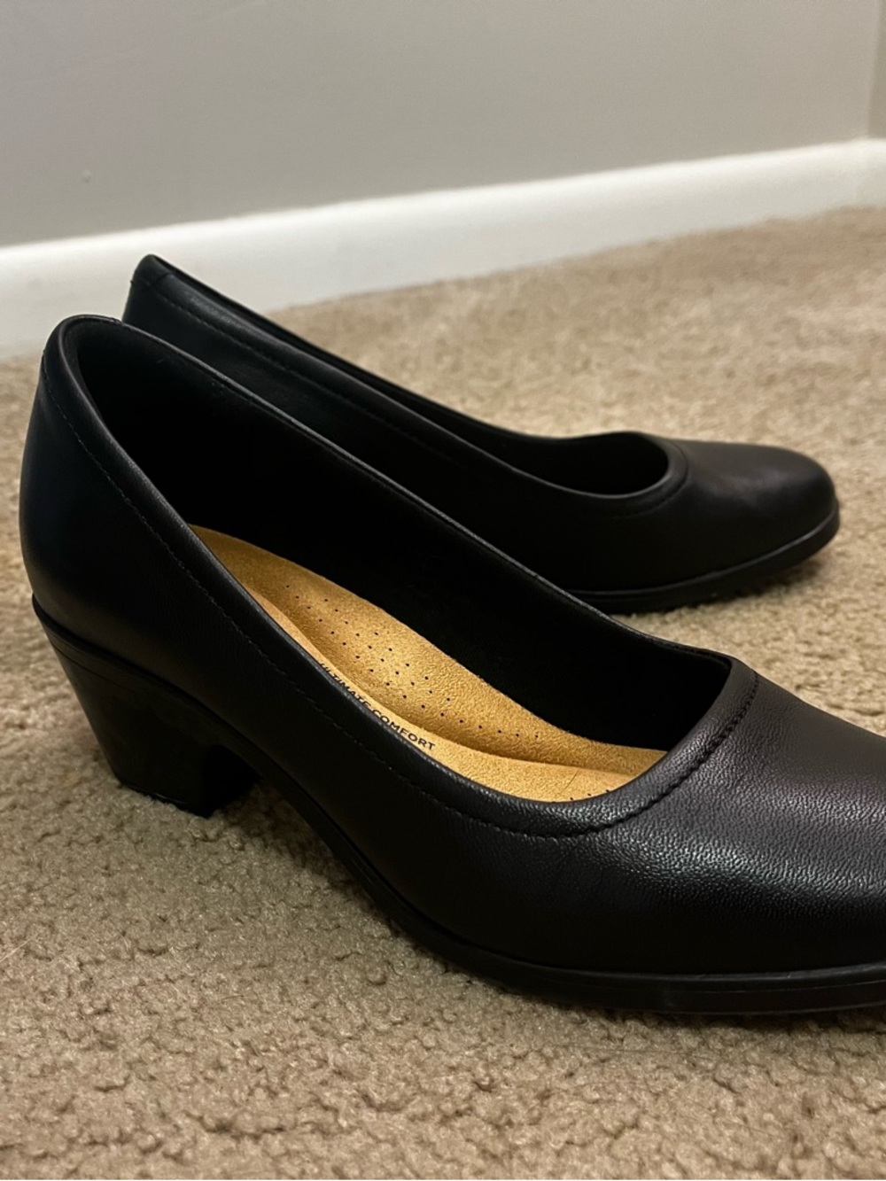 Clarks Collection women’s size 8 leather comfort pumps - Picture 2 of 9